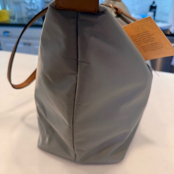 Seven Days Women's Tote/ Shoulder Bag gray W/ Tan Trim Zip Close NWT - Picture 8 of 14